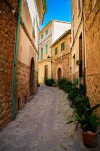 narrow street in Fornalutx village