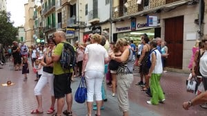 Turistes-carrer-Sant-Miquel-Palma_ARAIMA20140922_0151_1